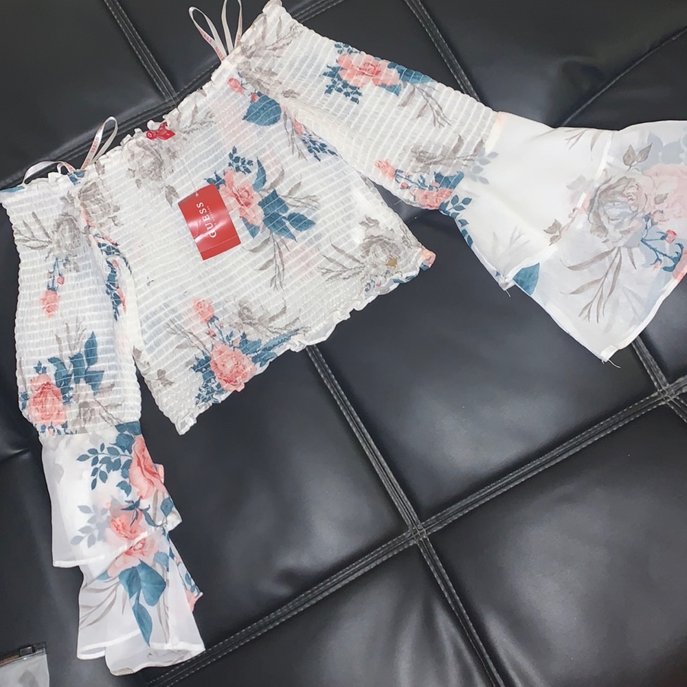 Floral long sleeve crop top shirt in a size small